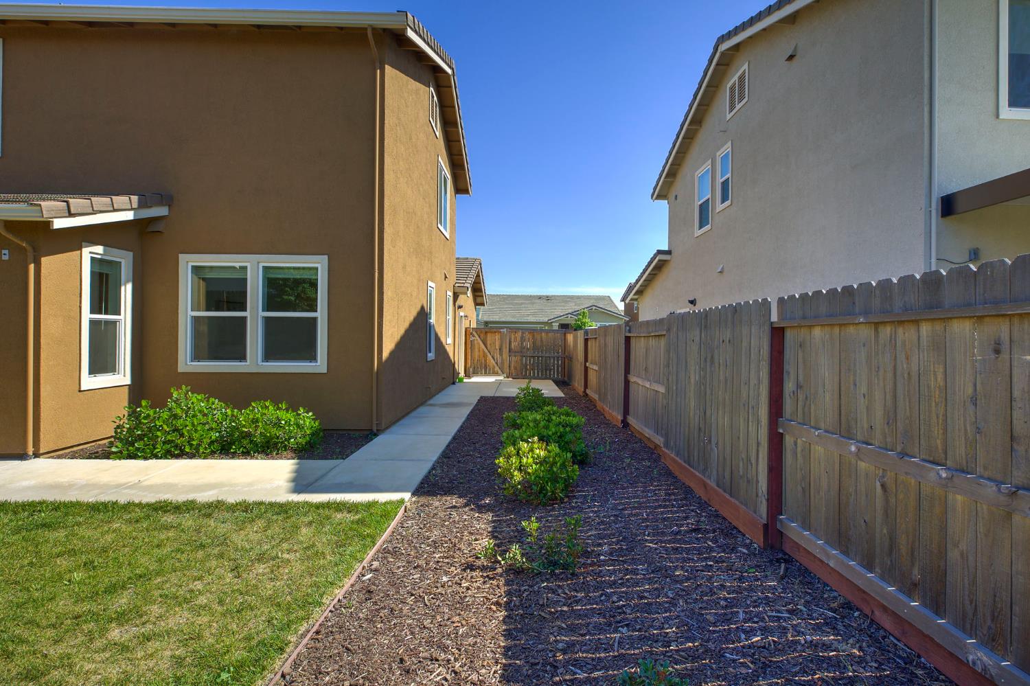 Detail Gallery Image 38 of 50 For 1216 Fence Post Way, Roseville,  CA 95747 - 4 Beds | 4 Baths