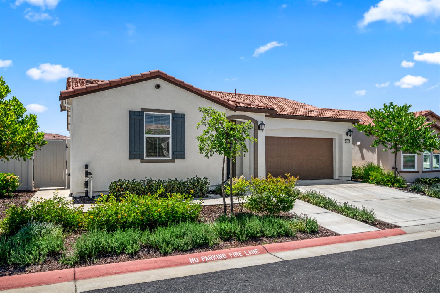 Detail Gallery Image 3 of 43 For 8924 El Cielo Ln, El Dorado Hills,  CA 95762 - 2 Beds | 2 Baths