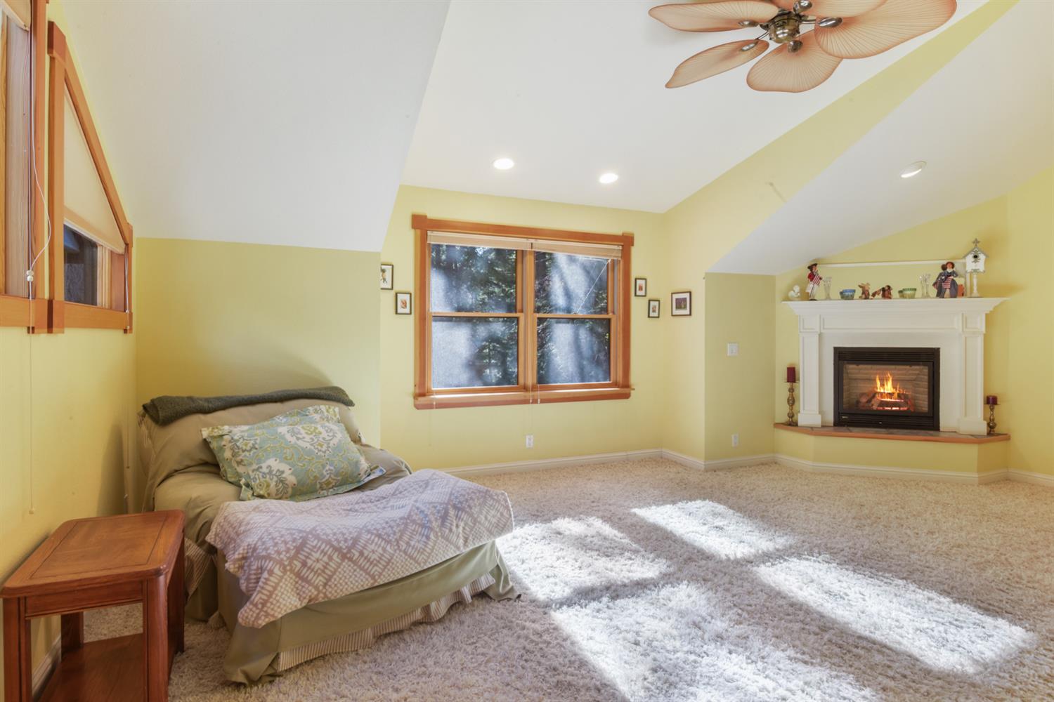Detail Gallery Image 28 of 42 For 1724 Mohican Dr, South Lake Tahoe,  CA 96150 - 3 Beds | 2/1 Baths