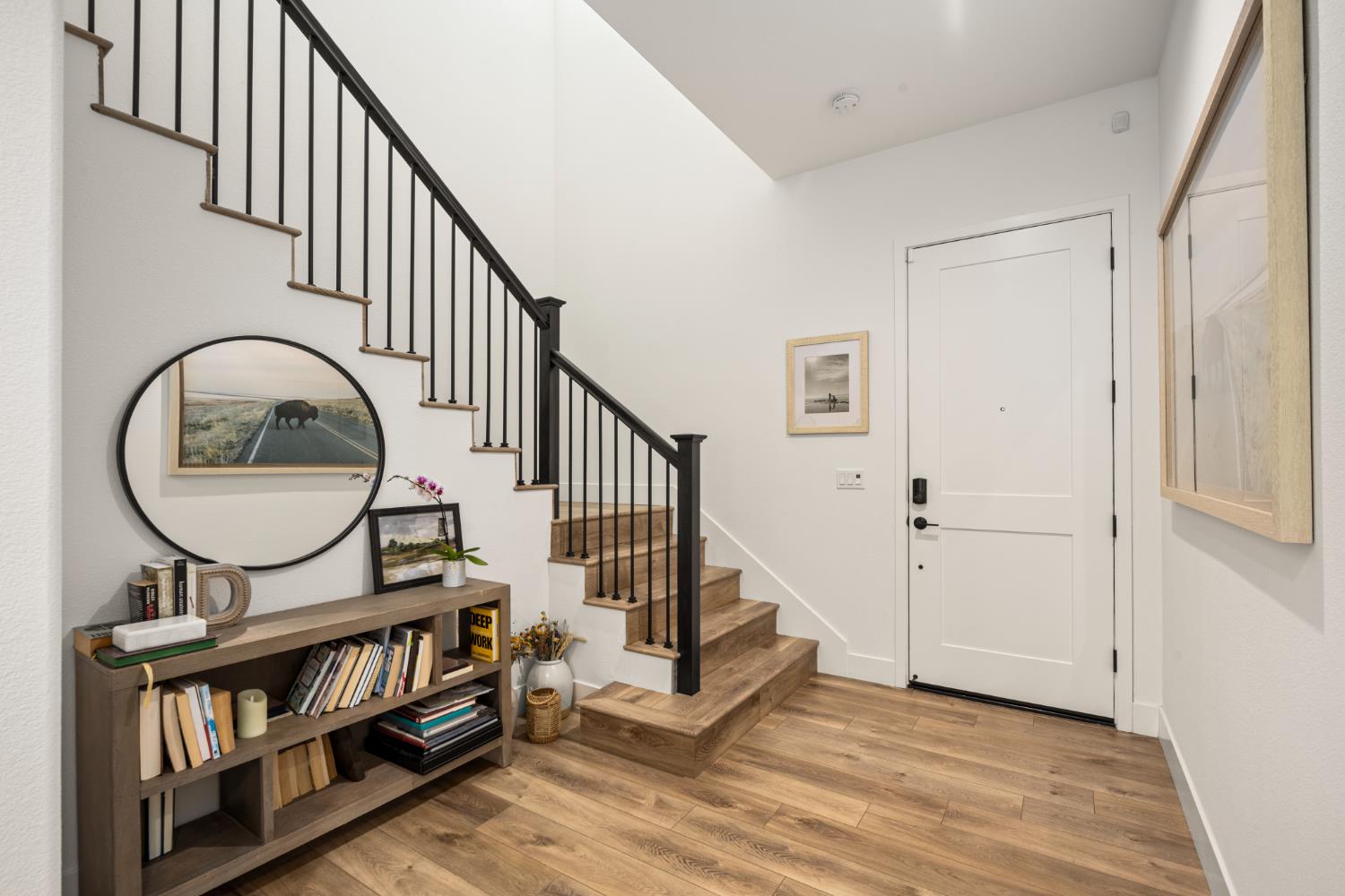 Detail Gallery Image 25 of 45 For 3180 Crocker Dr, Sacramento,  CA 95818 - 4 Beds | 3 Baths