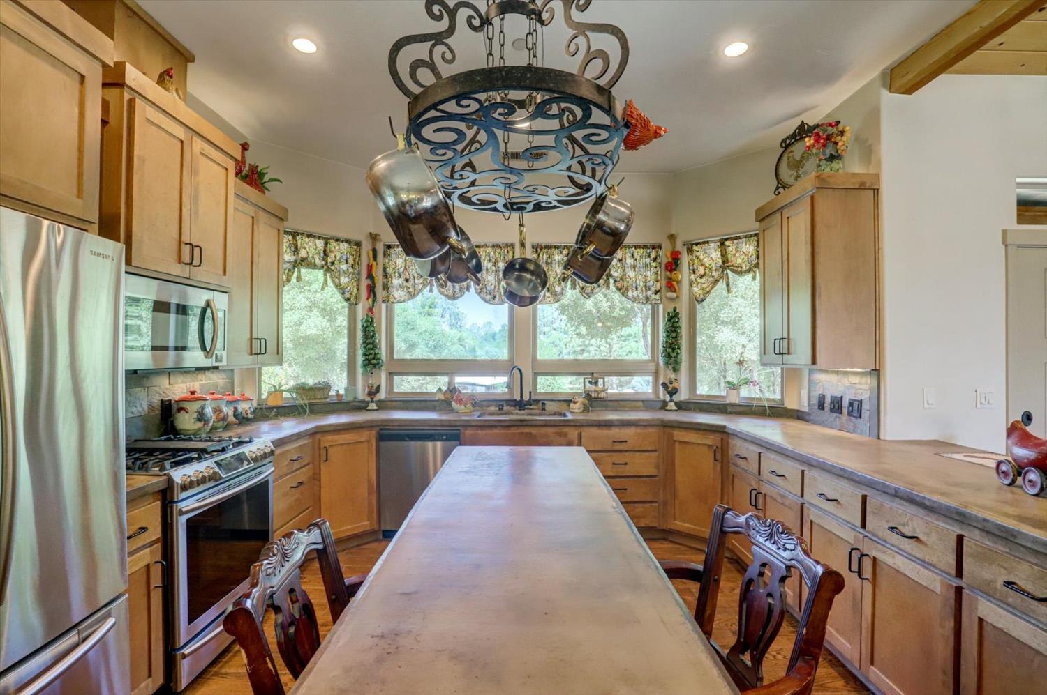 Detail Gallery Image 12 of 97 For 17620 Red Ball Cir, Grass Valley,  CA 95949 - 2 Beds | 2 Baths
