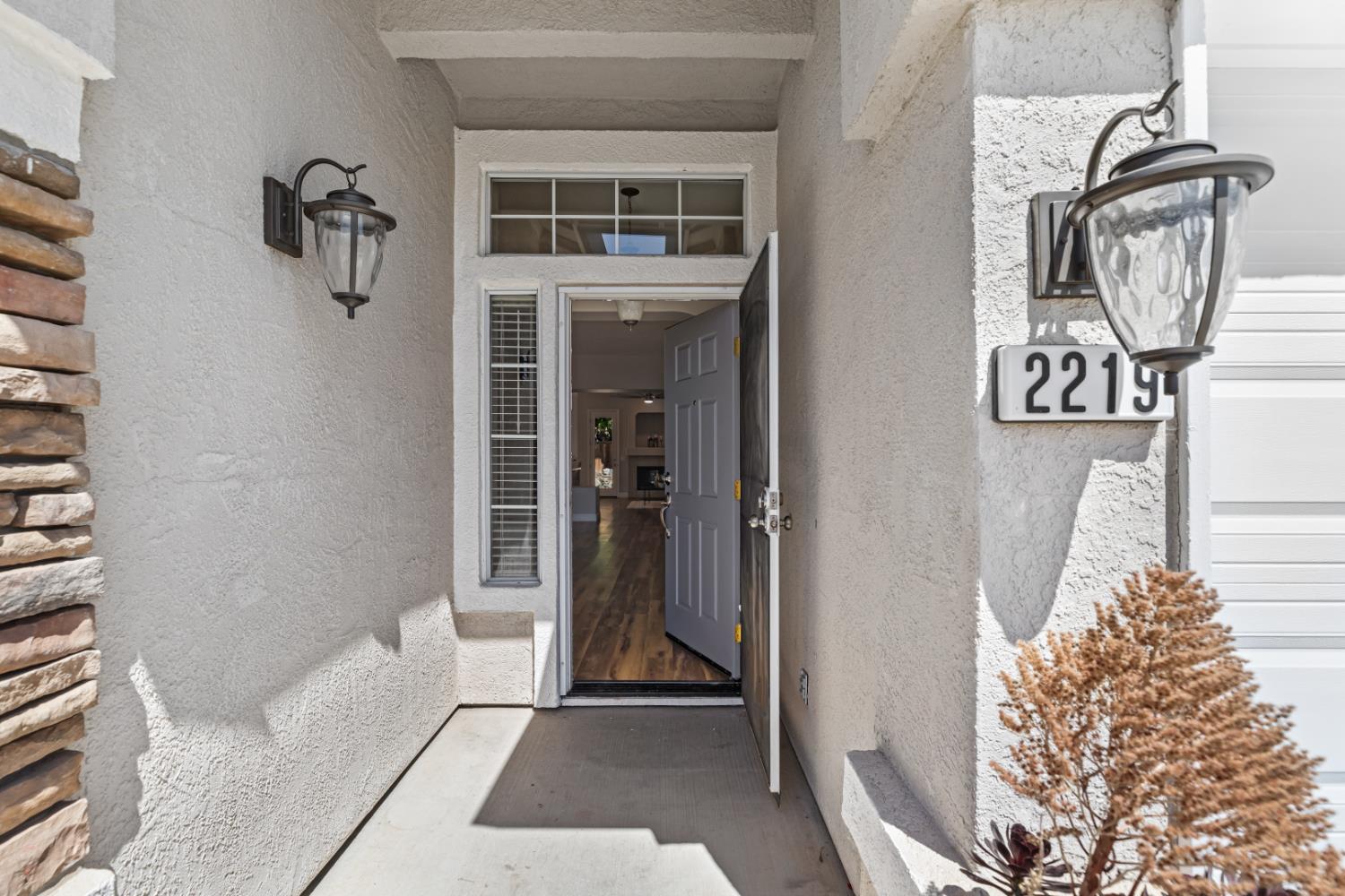 Detail Gallery Image 6 of 50 For 2219 Carol Ann Dr, Tracy,  CA 95377 - 4 Beds | 3 Baths