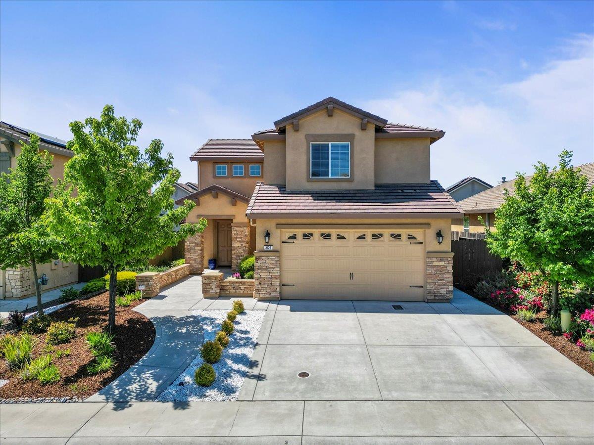 Detail Gallery Image 2 of 37 For 3129 Lennon Dr, Roseville,  CA 95661 - 5 Beds | 3 Baths