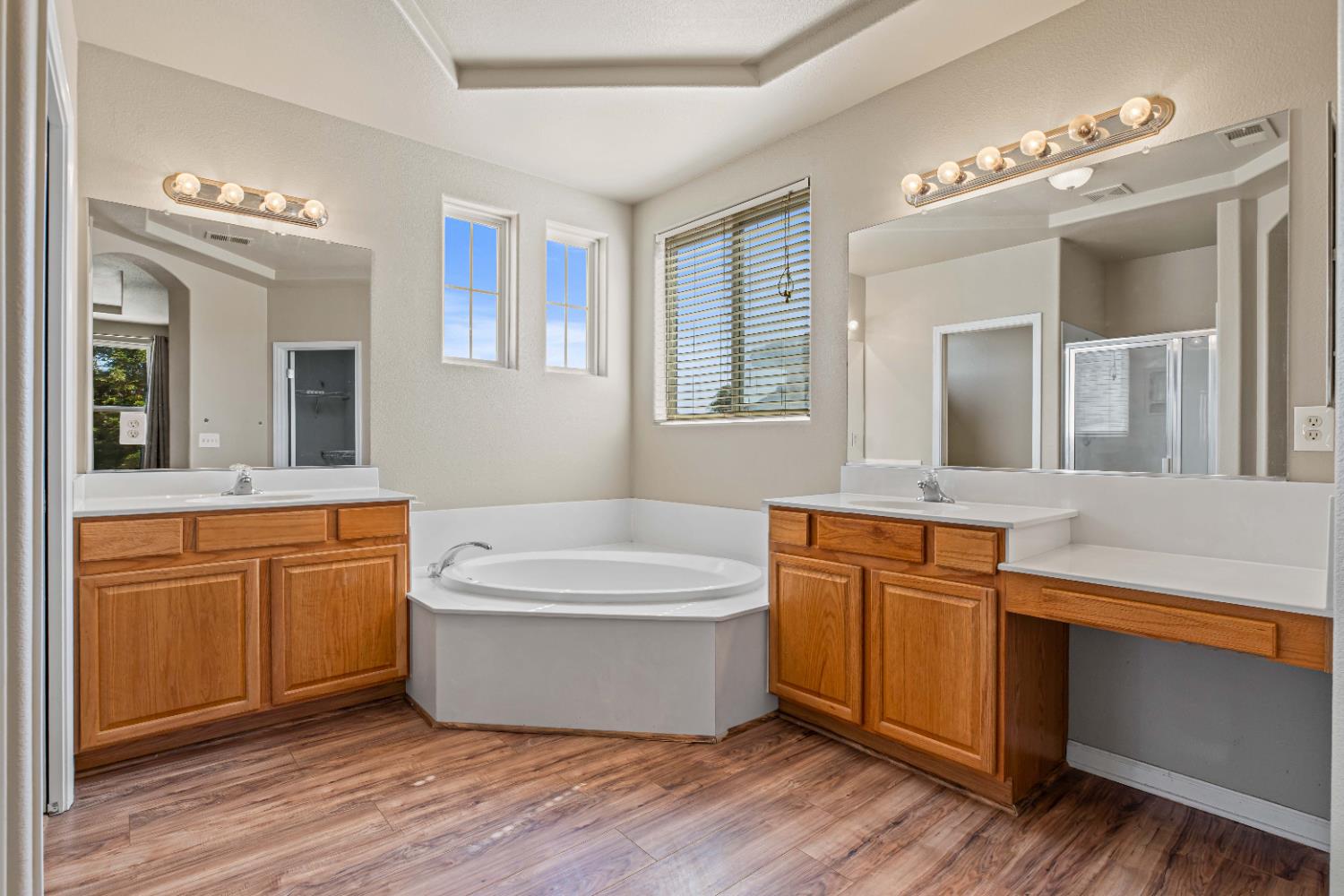 Detail Gallery Image 31 of 64 For 3913 Misty Ln, Modesto,  CA 95355 - 4 Beds | 3 Baths