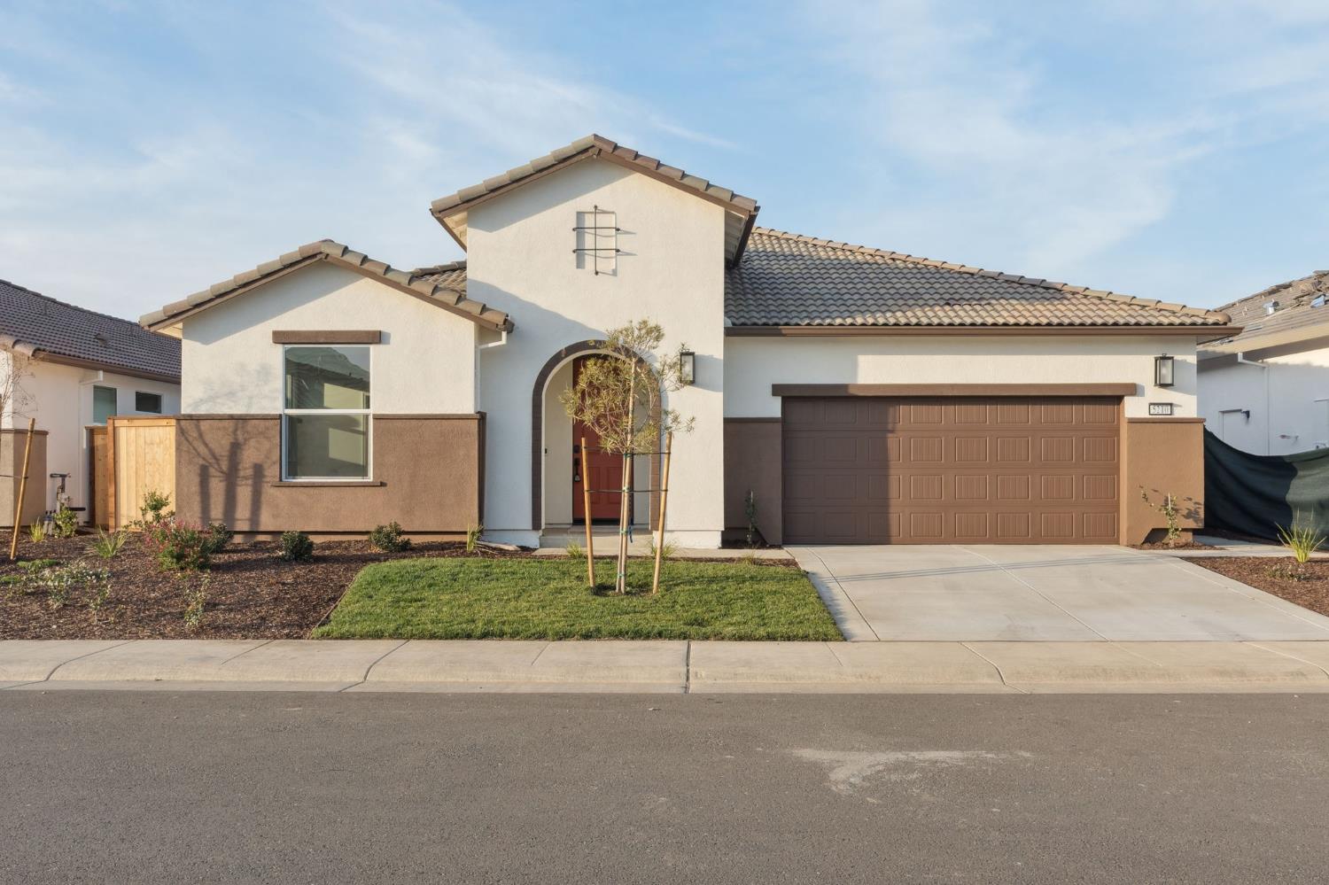 Detail Gallery Image 1 of 31 For 5210 Peace Lily Ln, Roseville,  CA 95747 - 3 Beds | 3 Baths