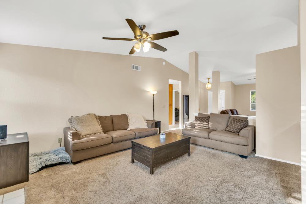 Detail Gallery Image 12 of 42 For 574 Ewell Ct, Galt,  CA 95632 - 3 Beds | 2 Baths