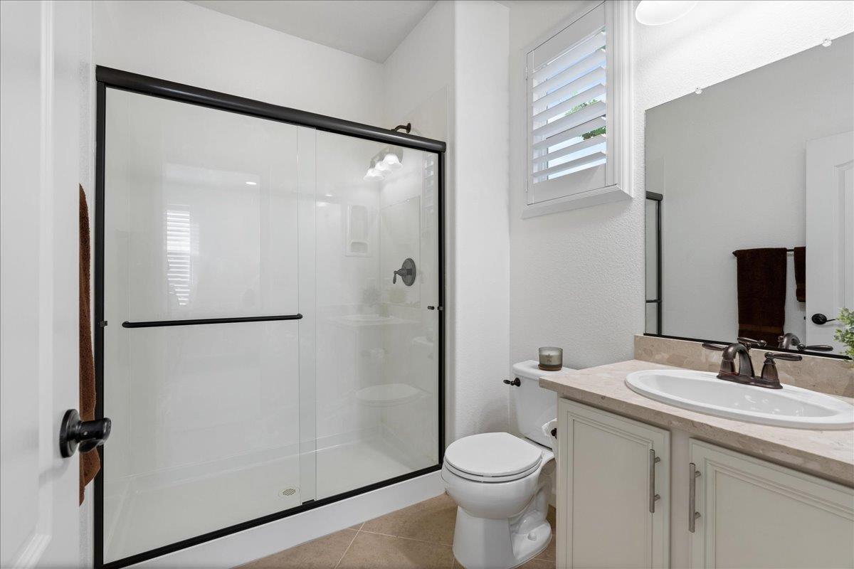 Detail Gallery Image 16 of 40 For 4065 Shorthorn Way, Roseville,  CA 95747 - 4 Beds | 3/1 Baths