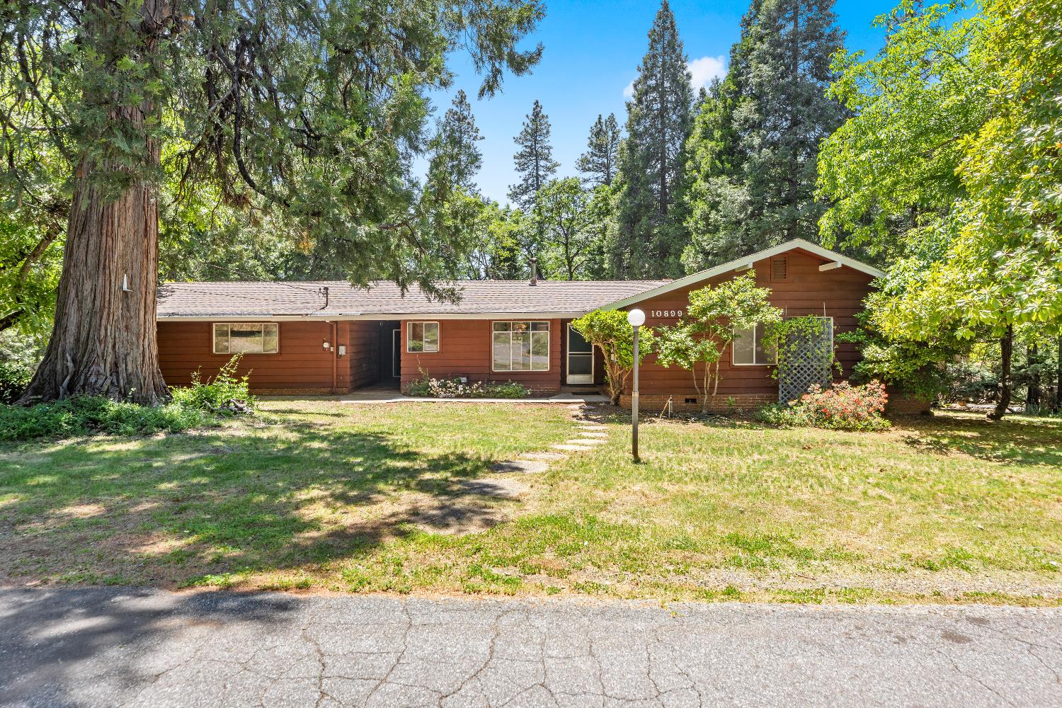 Detail Gallery Image 2 of 61 For 10899 Thomas Dr, Nevada City,  CA 95959 - 4 Beds | 2/1 Baths