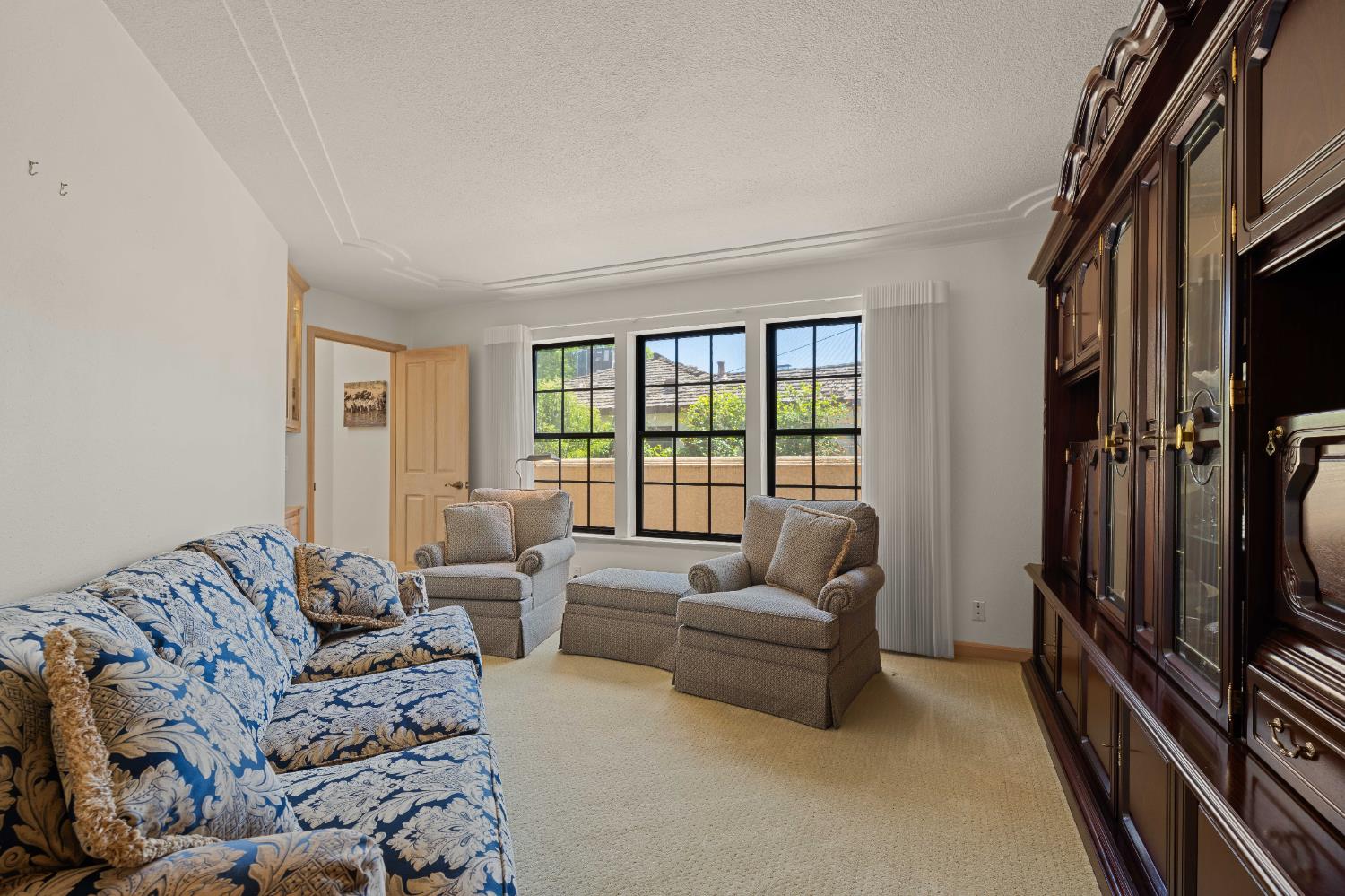 Detail Gallery Image 25 of 95 For 3004 Root Ave, Carmichael,  CA 95608 - 5 Beds | 4/2 Baths