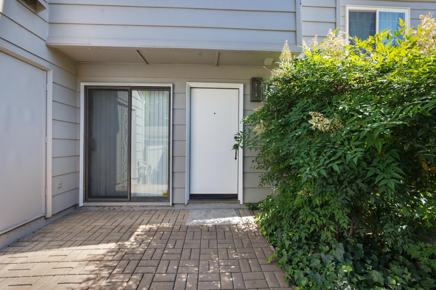 Detail Gallery Image 6 of 28 For 230 W Rumble Rd #B,  Modesto,  CA 95350 - 2 Beds | 1/1 Baths