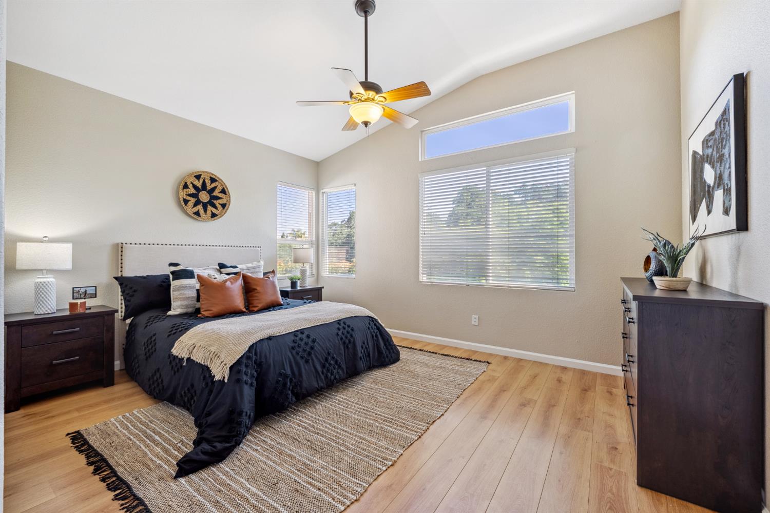 Detail Gallery Image 30 of 48 For 3234 Europa St, Roseville,  CA 95661 - 5 Beds | 3 Baths
