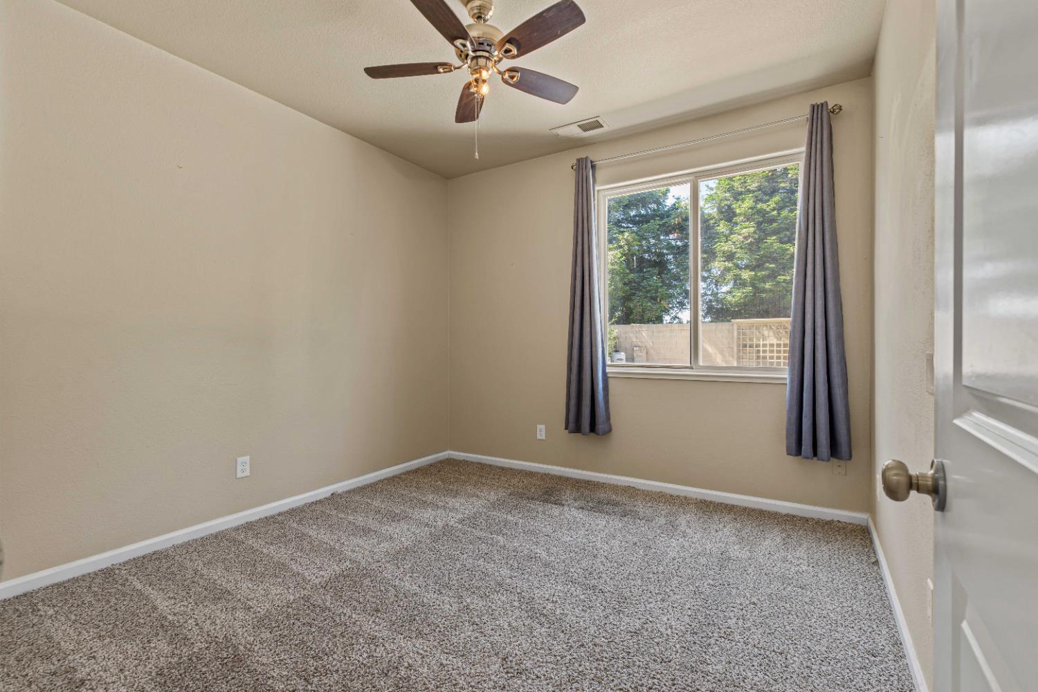 Detail Gallery Image 22 of 64 For 3913 Misty Ln, Modesto,  CA 95355 - 4 Beds | 3 Baths