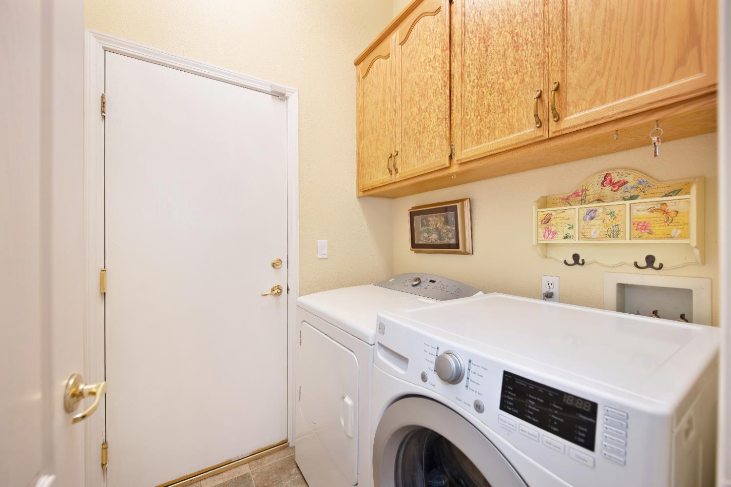 Detail Gallery Image 16 of 40 For 8570 Almond Bluff Ct, Orangevale,  CA 95662 - 3 Beds | 2 Baths