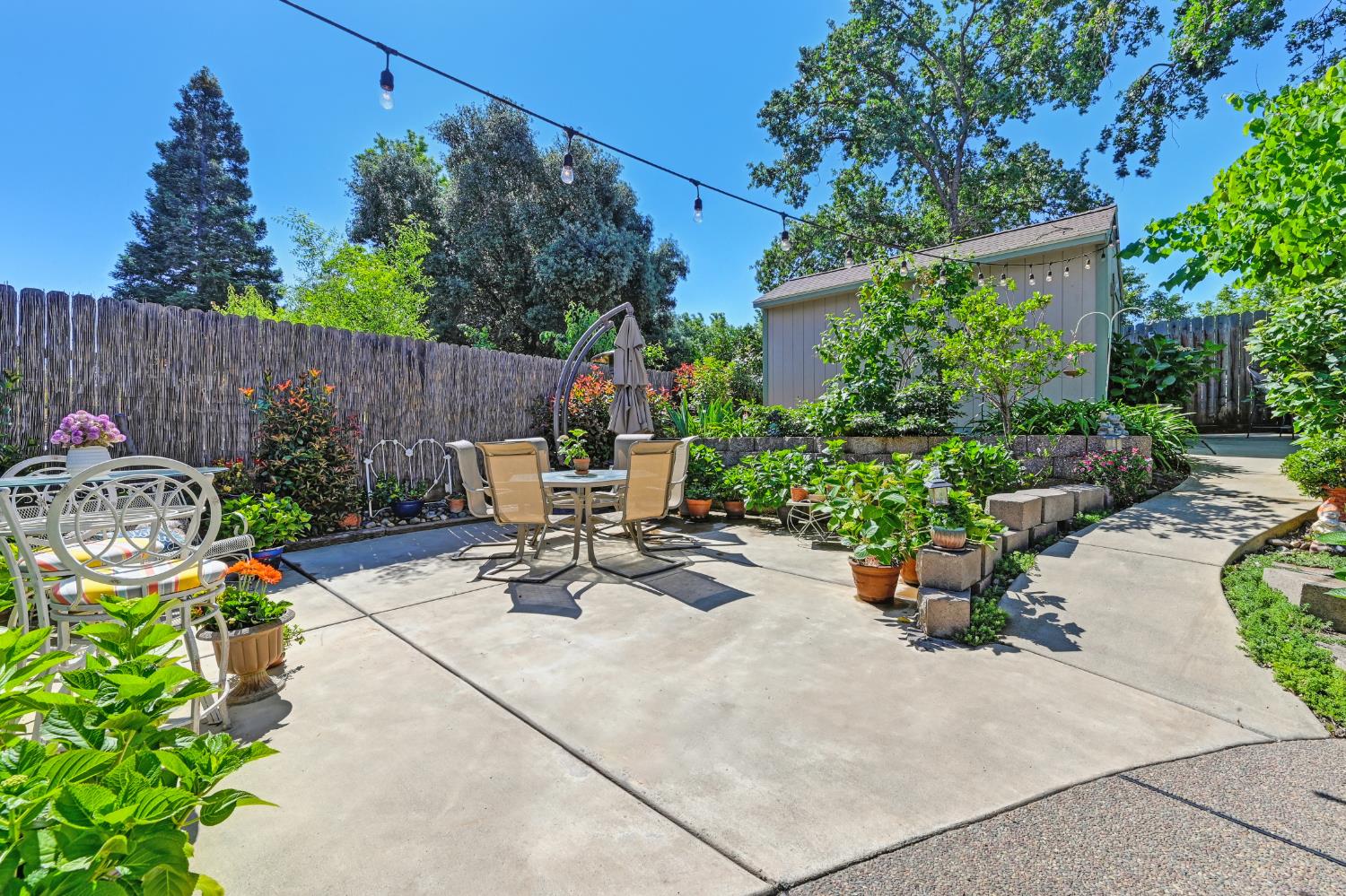 Detail Gallery Image 37 of 40 For 8570 Almond Bluff Ct, Orangevale,  CA 95662 - 3 Beds | 2 Baths