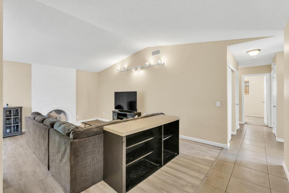 Detail Gallery Image 8 of 55 For 6428 Carmelwood Dr, Citrus Heights,  CA 95621 - 3 Beds | 2 Baths