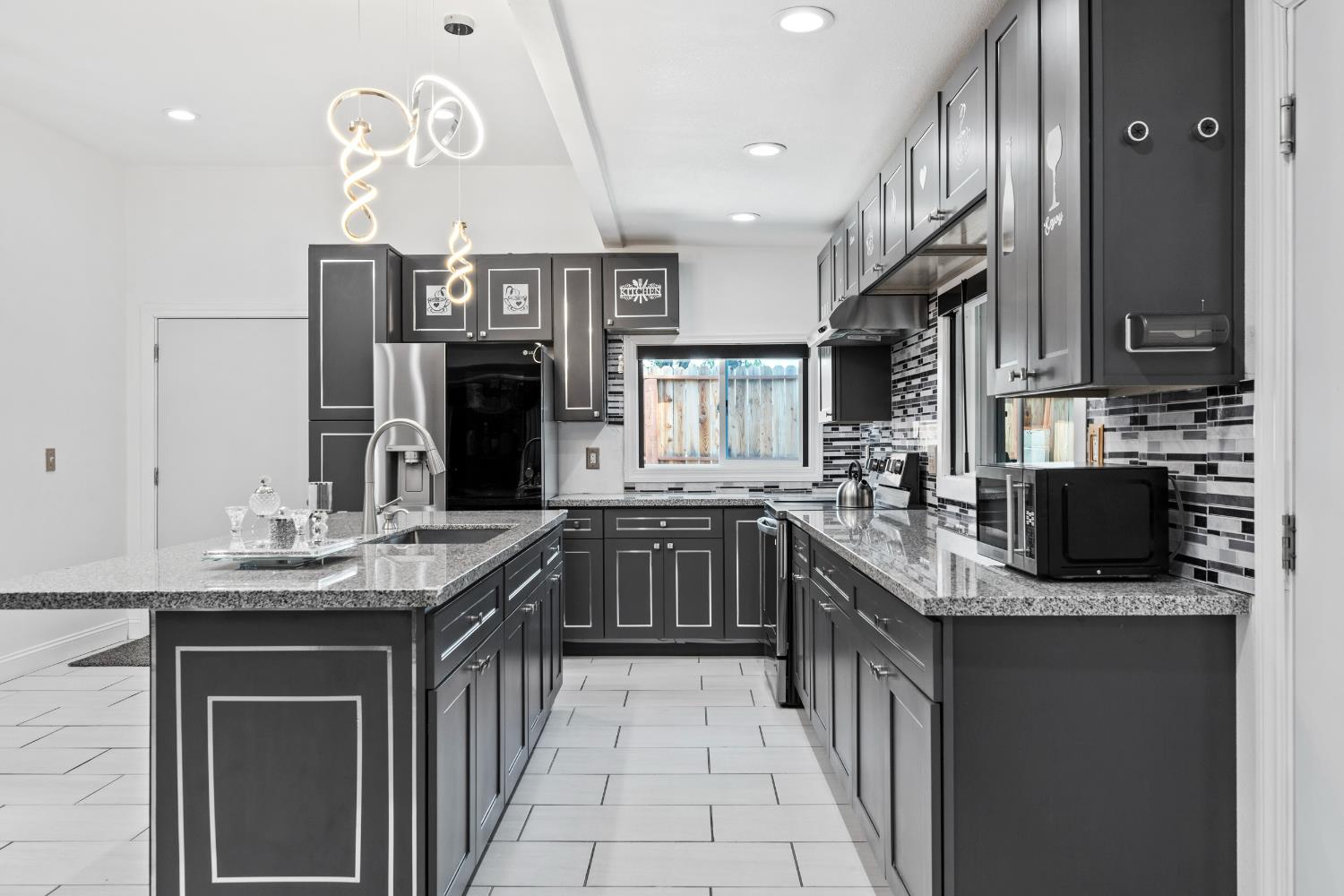 Detail Gallery Image 9 of 48 For Address Is Not Disclosed, Modesto,  CA 95351 - 3 Beds | 4 Baths