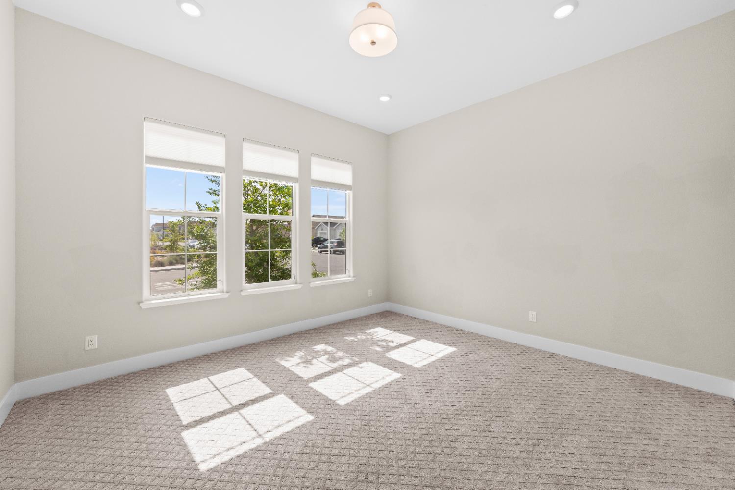 Detail Gallery Image 19 of 54 For 2001 Salina Way, Roseville,  CA 95747 - 4 Beds | 3 Baths