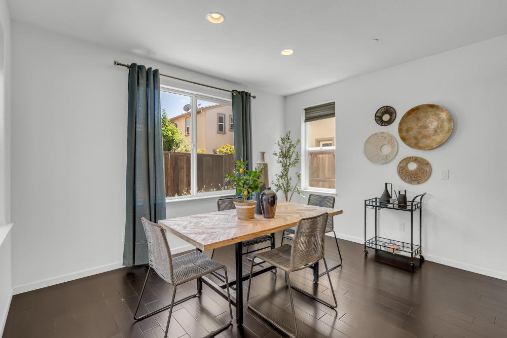 Detail Gallery Image 20 of 56 For 8373 Bronx Way, Sacramento,  CA 95829 - 3 Beds | 2/1 Baths