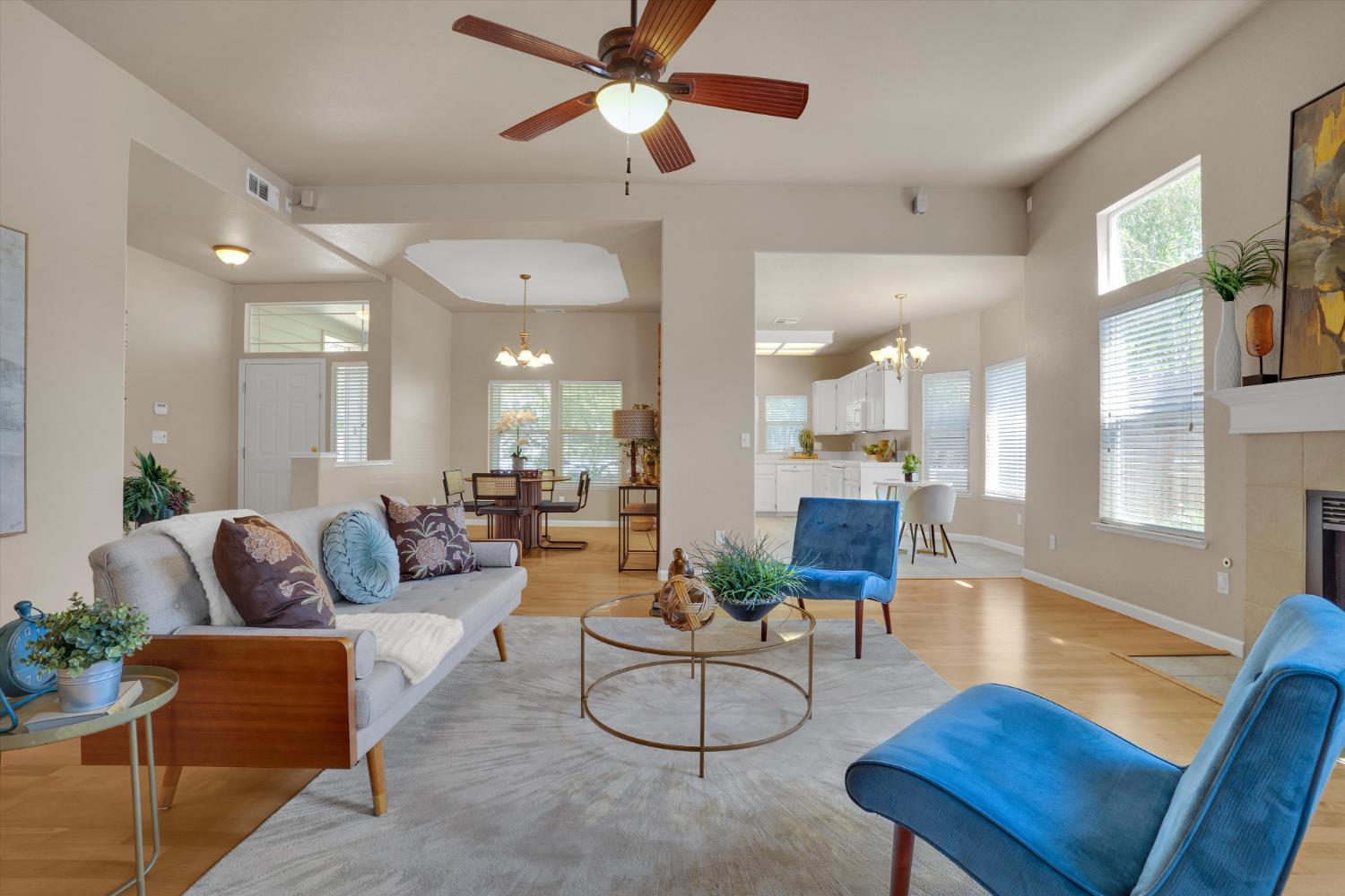 Detail Gallery Image 8 of 32 For 2625 Carmichael Way, Turlock,  CA 95382 - 3 Beds | 2 Baths