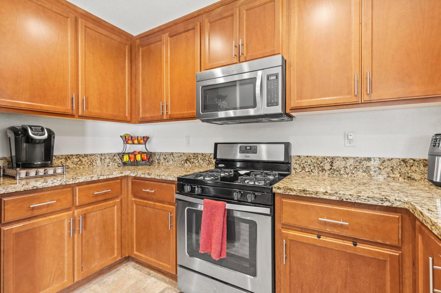Detail Gallery Image 10 of 24 For 107 Garry Ct, Arbuckle,  CA 95912 - 3 Beds | 2 Baths