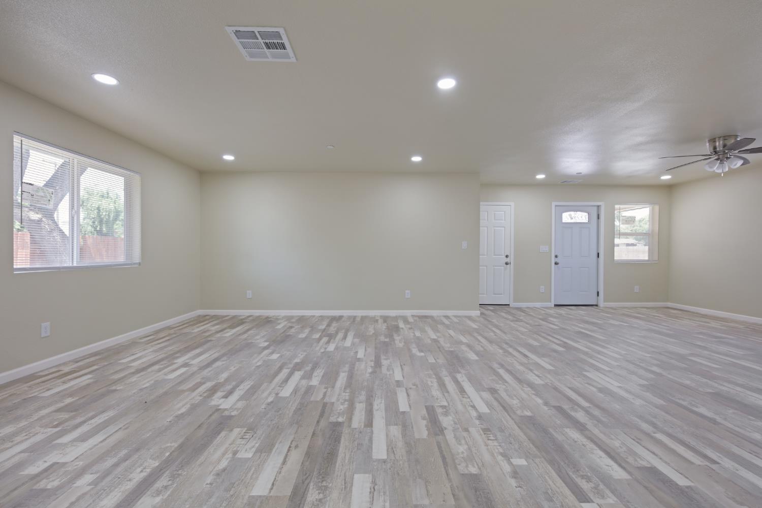 Detail Gallery Image 20 of 46 For 2432 E Willow St a & B,  Stockton,  CA 95205 - 4 Beds | 2 Baths