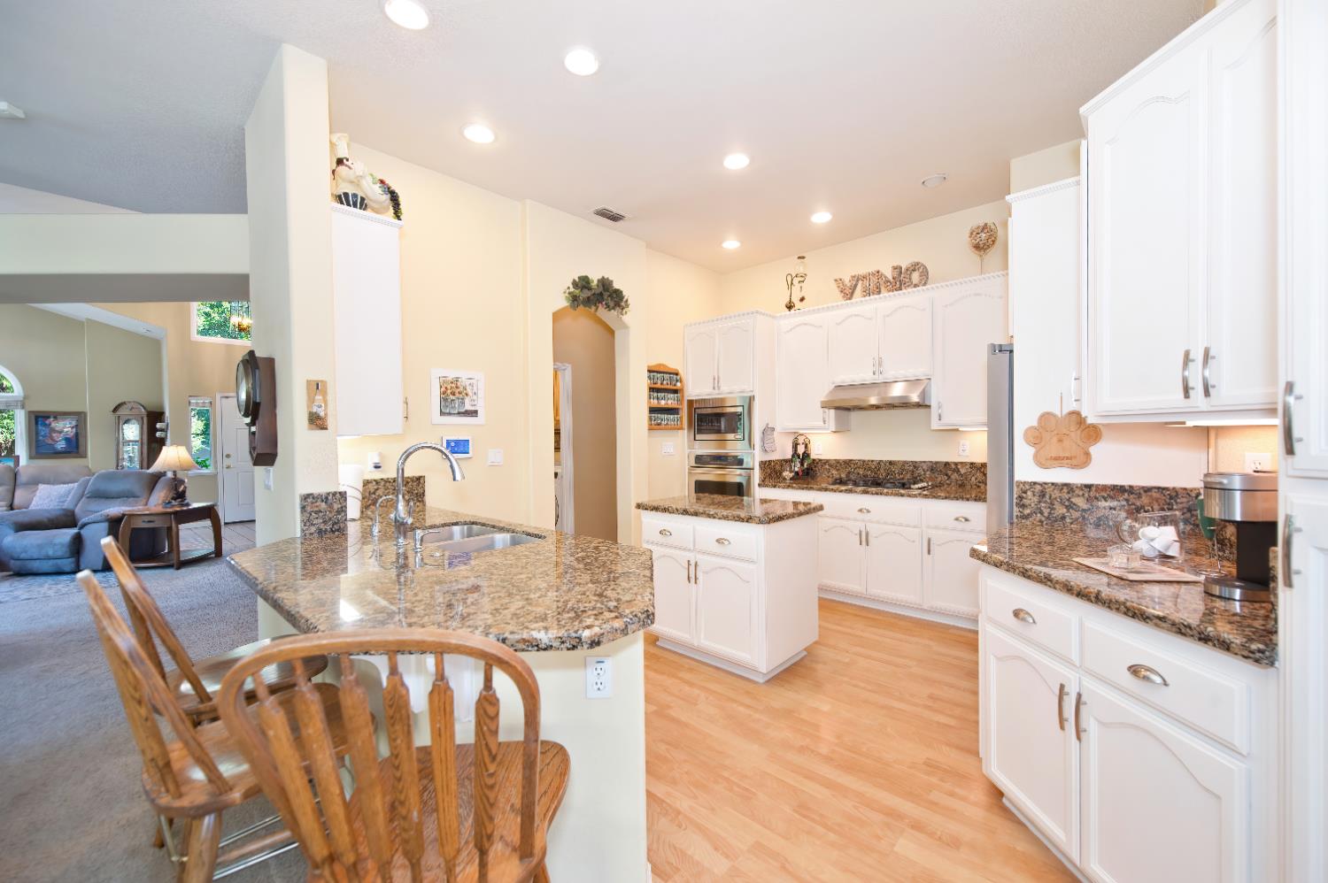 Detail Gallery Image 10 of 40 For 8570 Almond Bluff Ct, Orangevale,  CA 95662 - 3 Beds | 2 Baths
