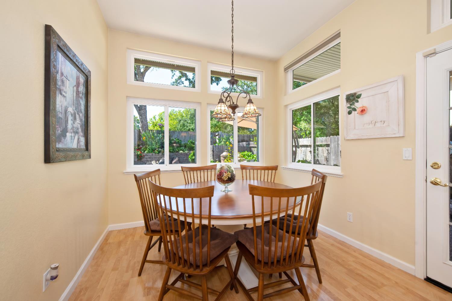 Detail Gallery Image 15 of 40 For 8570 Almond Bluff Ct, Orangevale,  CA 95662 - 3 Beds | 2 Baths
