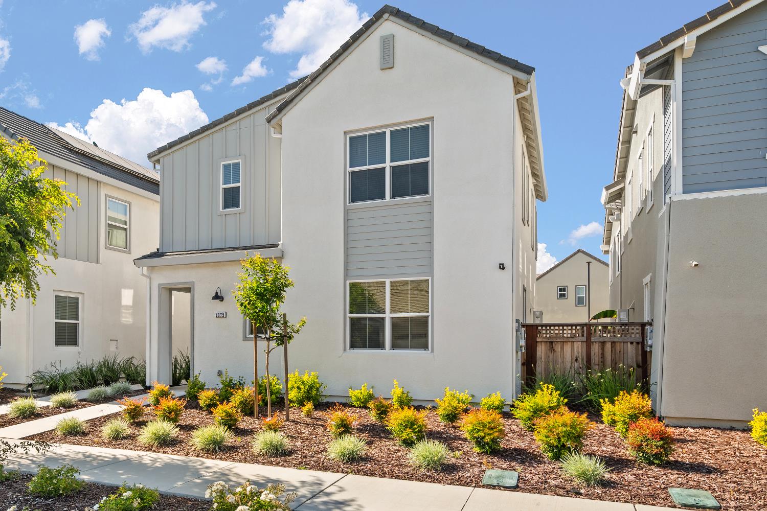 Detail Gallery Image 1 of 39 For 2372 Garden Farms Ave, Lathrop,  CA 95330 - 4 Beds | 3 Baths