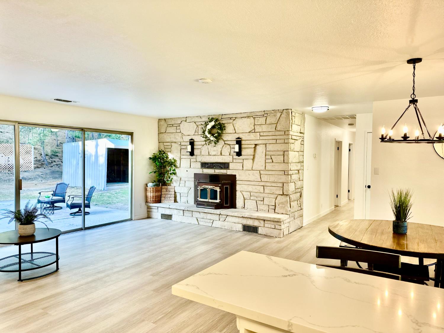 Detail Gallery Image 9 of 41 For 1997 Independence Cemetery Rd, Rail Road Flat,  CA 95257 - 3 Beds | 2 Baths