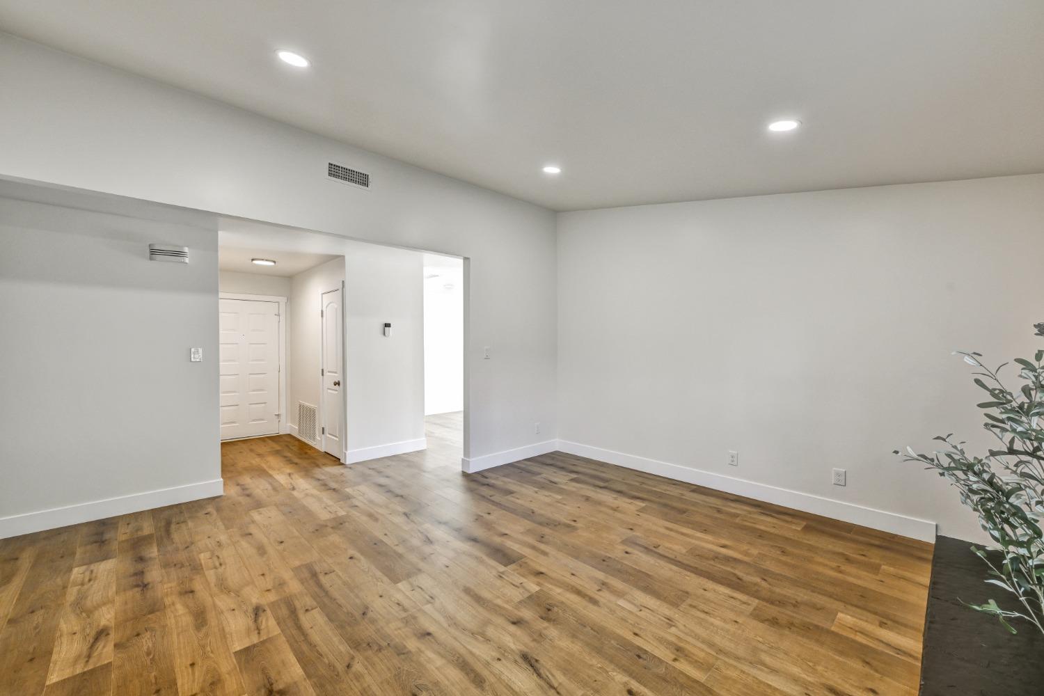 Detail Gallery Image 9 of 34 For 6300 Tanbark Ct, Citrus Heights,  CA 95621 - 3 Beds | 2 Baths