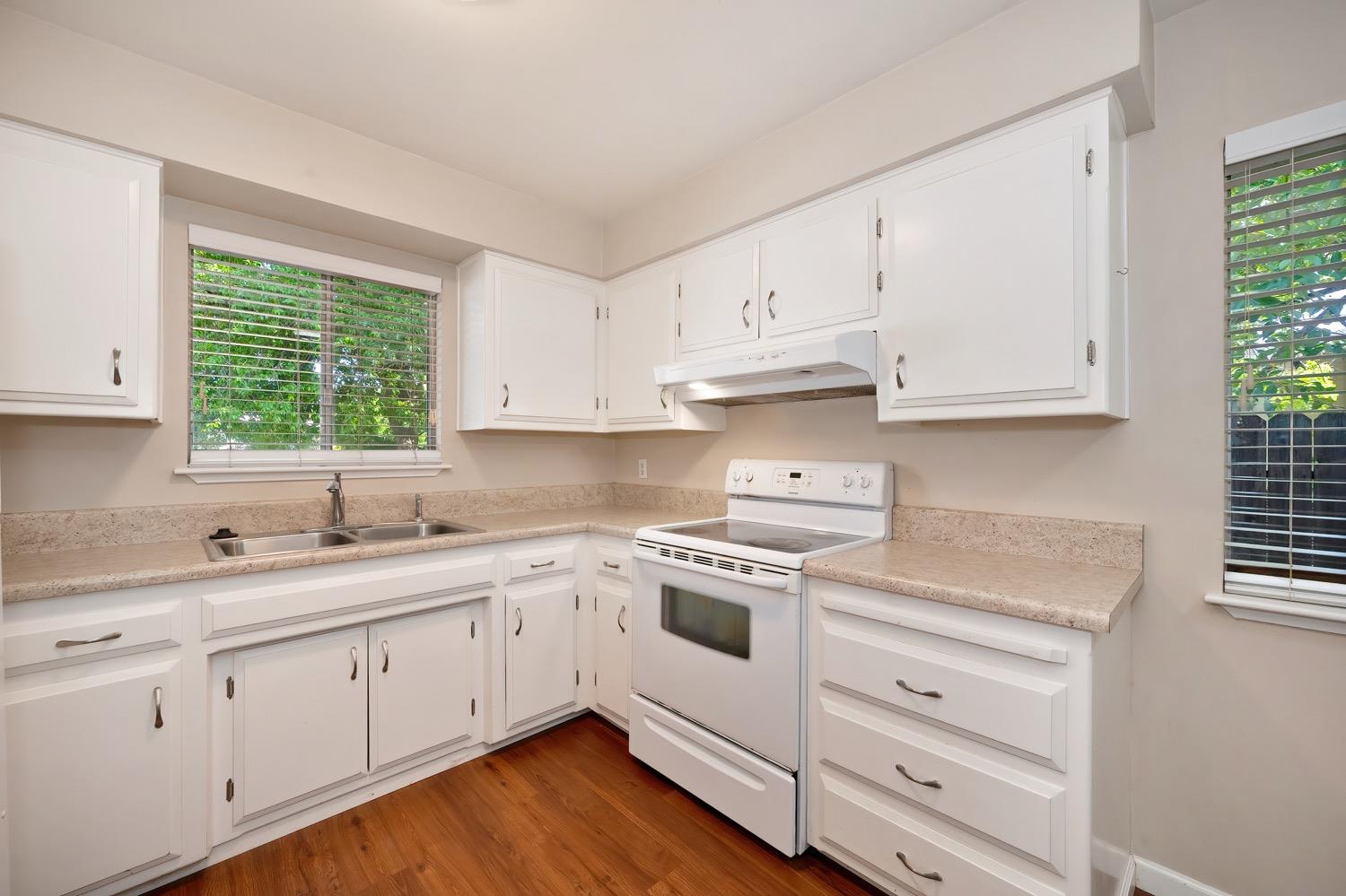 Detail Gallery Image 16 of 66 For 1424 Topaz Way, Sacramento,  CA 95864 - – Beds | – Baths