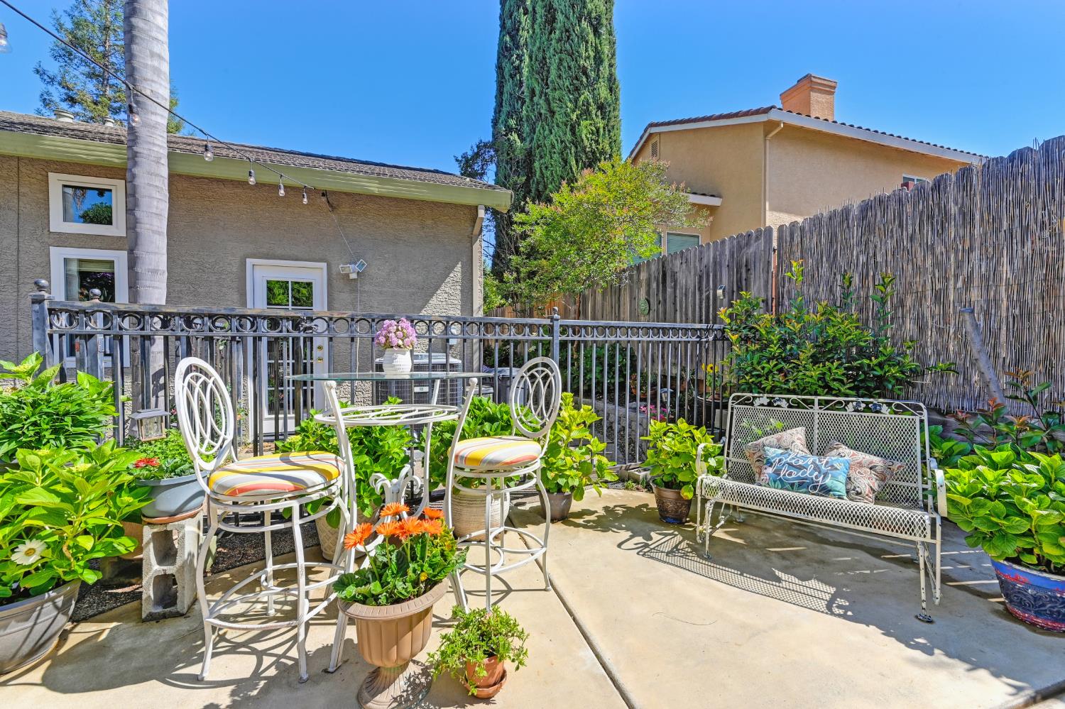 Detail Gallery Image 38 of 40 For 8570 Almond Bluff Ct, Orangevale,  CA 95662 - 3 Beds | 2 Baths