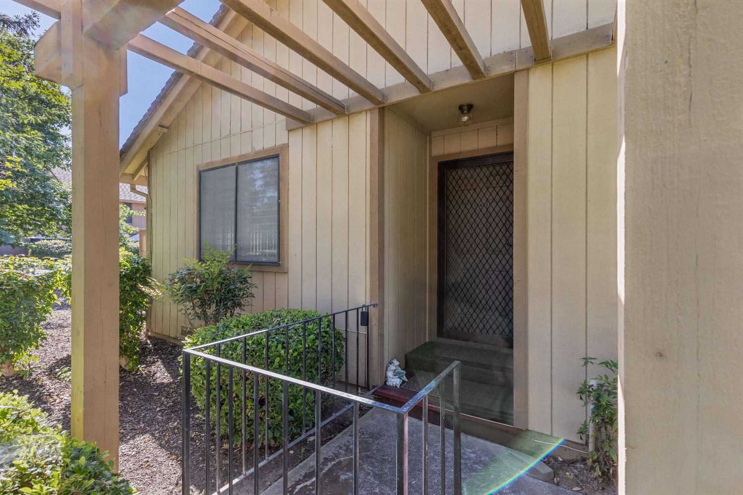 Detail Gallery Image 5 of 27 For 6401 El Porto Ln, Citrus Heights,  CA 95621 - 3 Beds | 2 Baths
