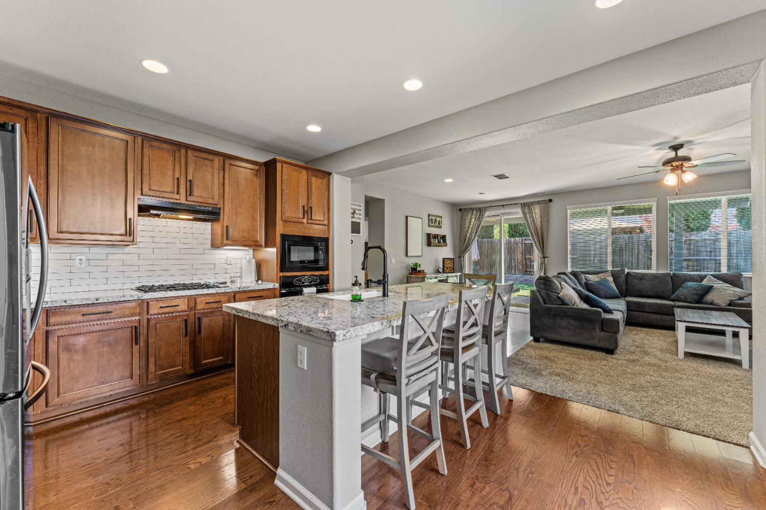 Detail Gallery Image 2 of 38 For 1283 Torrington Ln, Lincoln,  CA 95648 - 5 Beds | 3 Baths