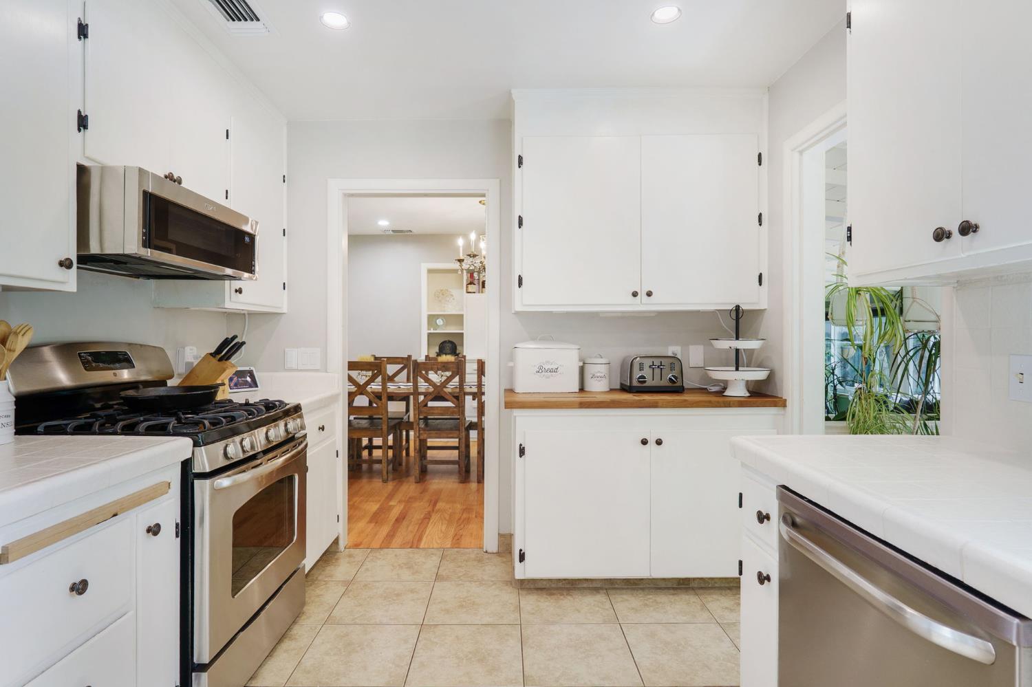 Detail Gallery Image 12 of 32 For 911 West St, Woodland,  CA 95695 - 3 Beds | 1 Baths