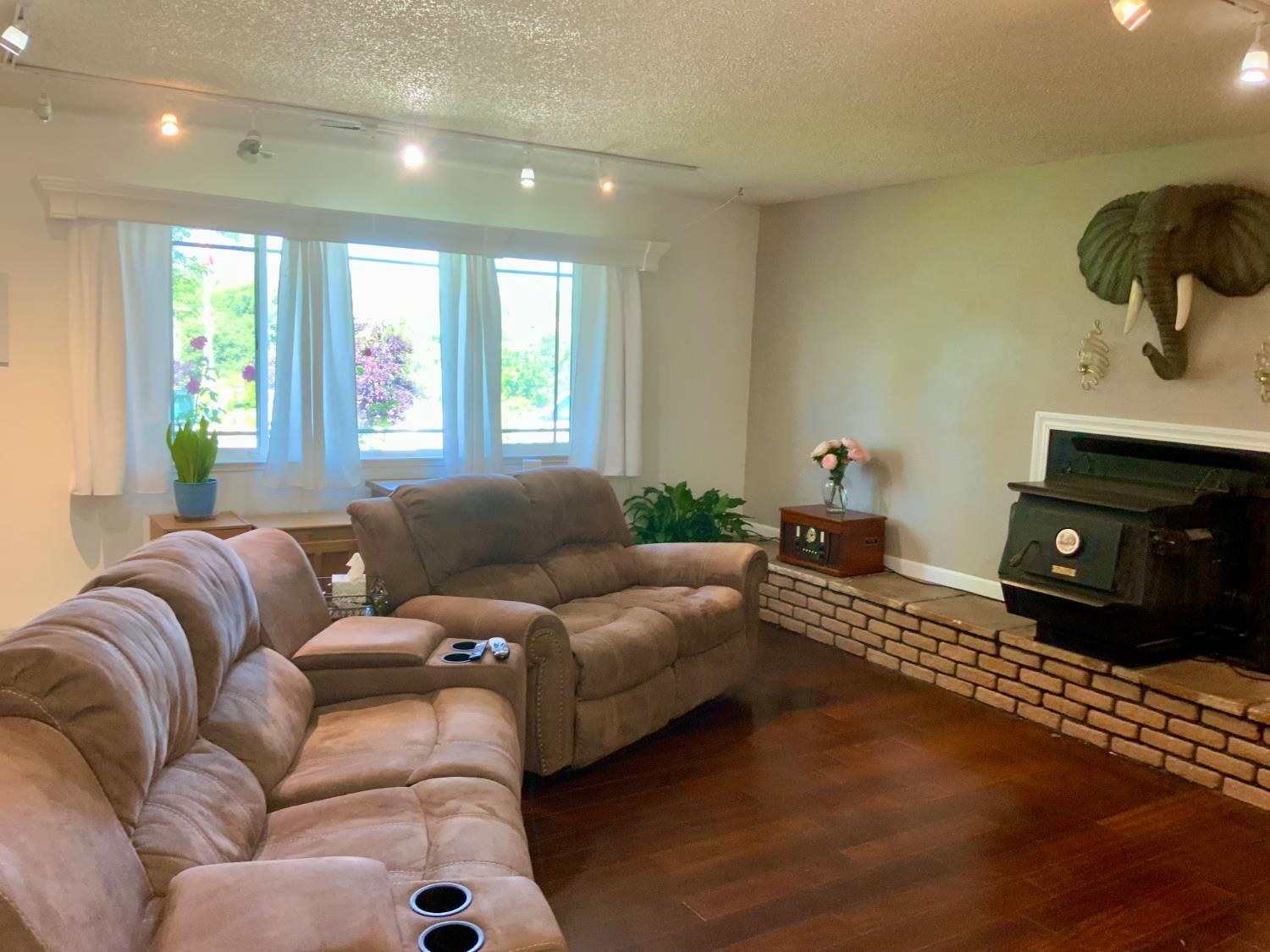 Detail Gallery Image 7 of 49 For 2367 Ponderosa Rd, Rescue,  CA 95672 - 3 Beds | 2 Baths