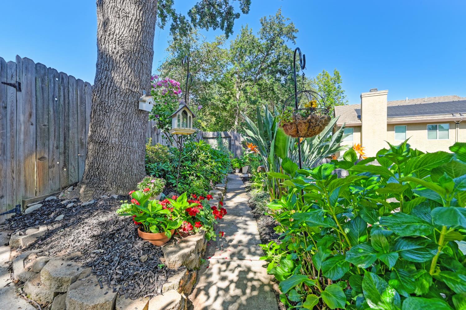 Detail Gallery Image 40 of 40 For 8570 Almond Bluff Ct, Orangevale,  CA 95662 - 3 Beds | 2 Baths