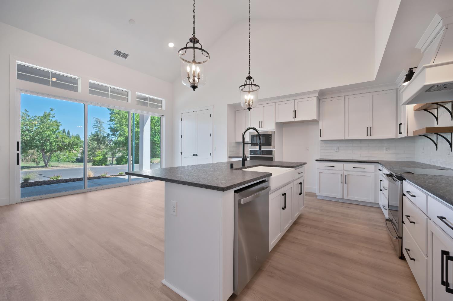 Detail Gallery Image 13 of 39 For 15045 via Sansovino, Sloughhouse,  CA 95683 - 3 Beds | 2 Baths