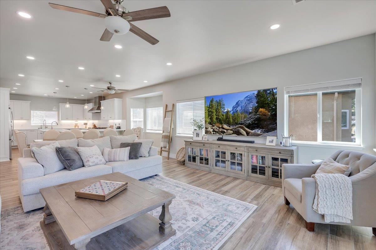 Detail Gallery Image 13 of 99 For 658 Bret Harte Dr #424,  Copperopolis,  CA 95228 - 4 Beds | 4/3 Baths