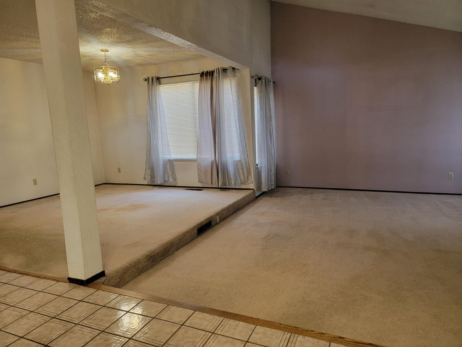 Detail Gallery Image 5 of 17 For 3121 Yarwood Way, Sacramento,  CA 95833 - 4 Beds | 2/1 Baths