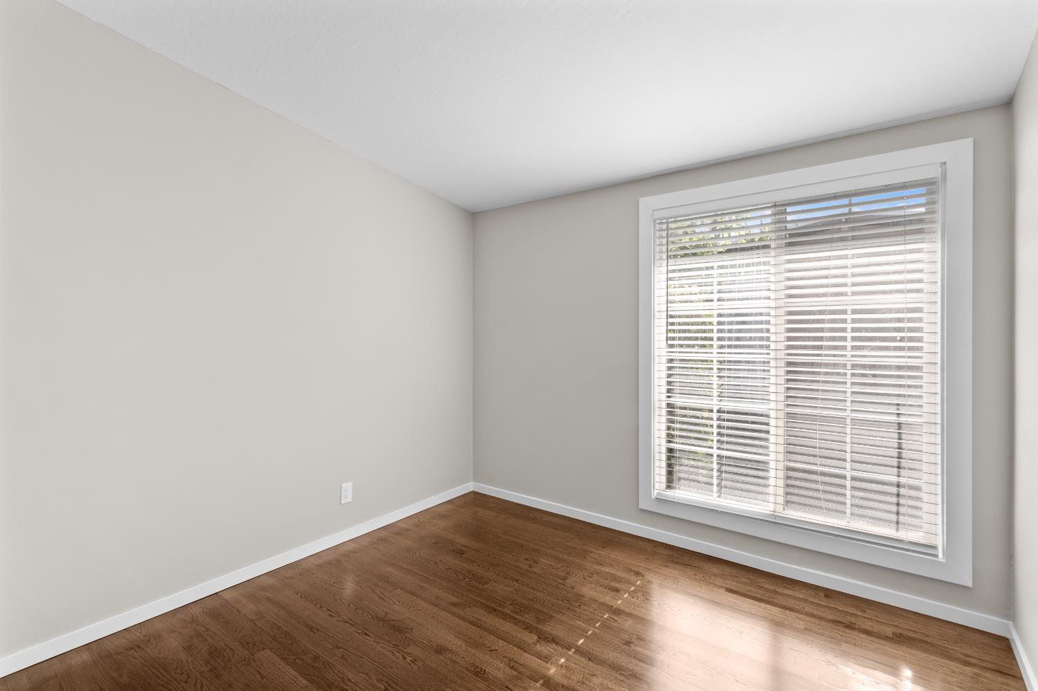 Detail Gallery Image 35 of 65 For 4937 Donovan Dr, Carmichael,  CA 95608 - 3 Beds | 2 Baths
