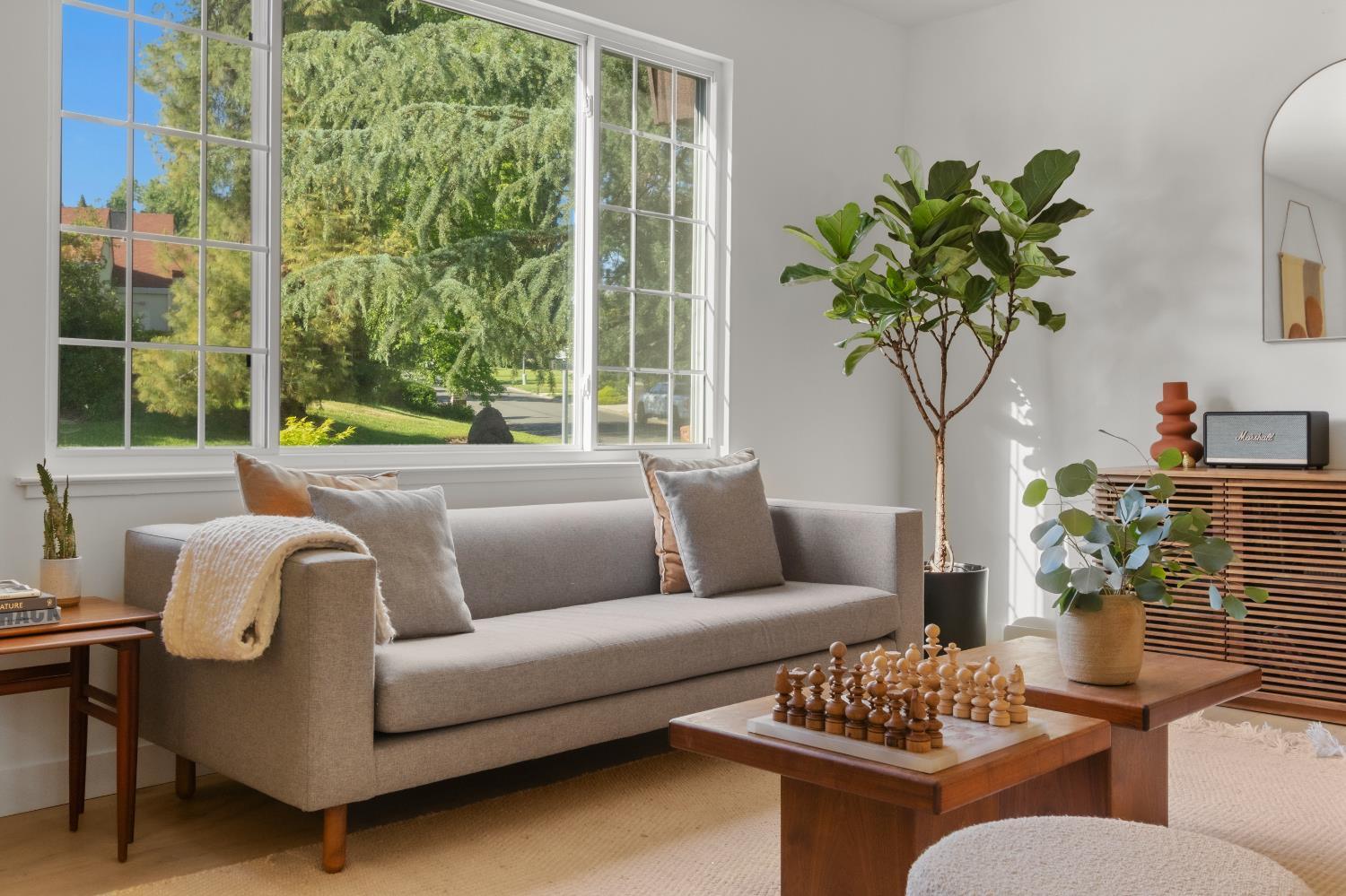 Detail Gallery Image 16 of 65 For 8514 Bordeaux Way, Fair Oaks,  CA 95628 - 4 Beds | 2/1 Baths