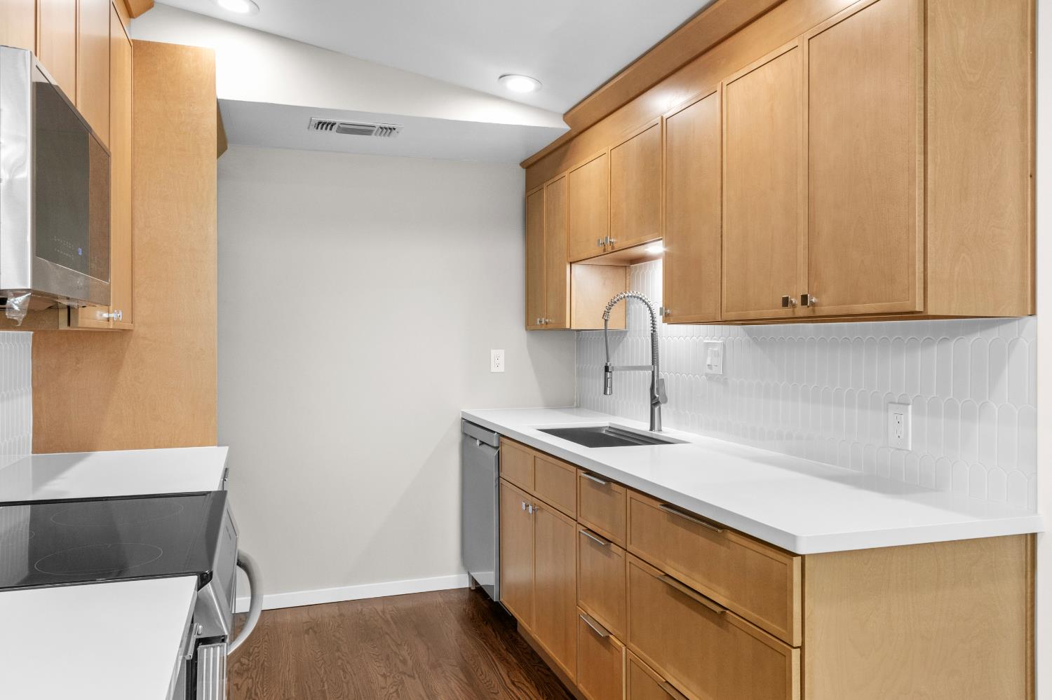Detail Gallery Image 20 of 65 For 4937 Donovan Dr, Carmichael,  CA 95608 - 3 Beds | 2 Baths