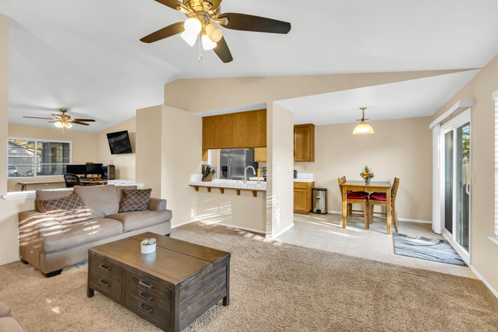 Detail Gallery Image 10 of 42 For 574 Ewell Ct, Galt,  CA 95632 - 3 Beds | 2 Baths