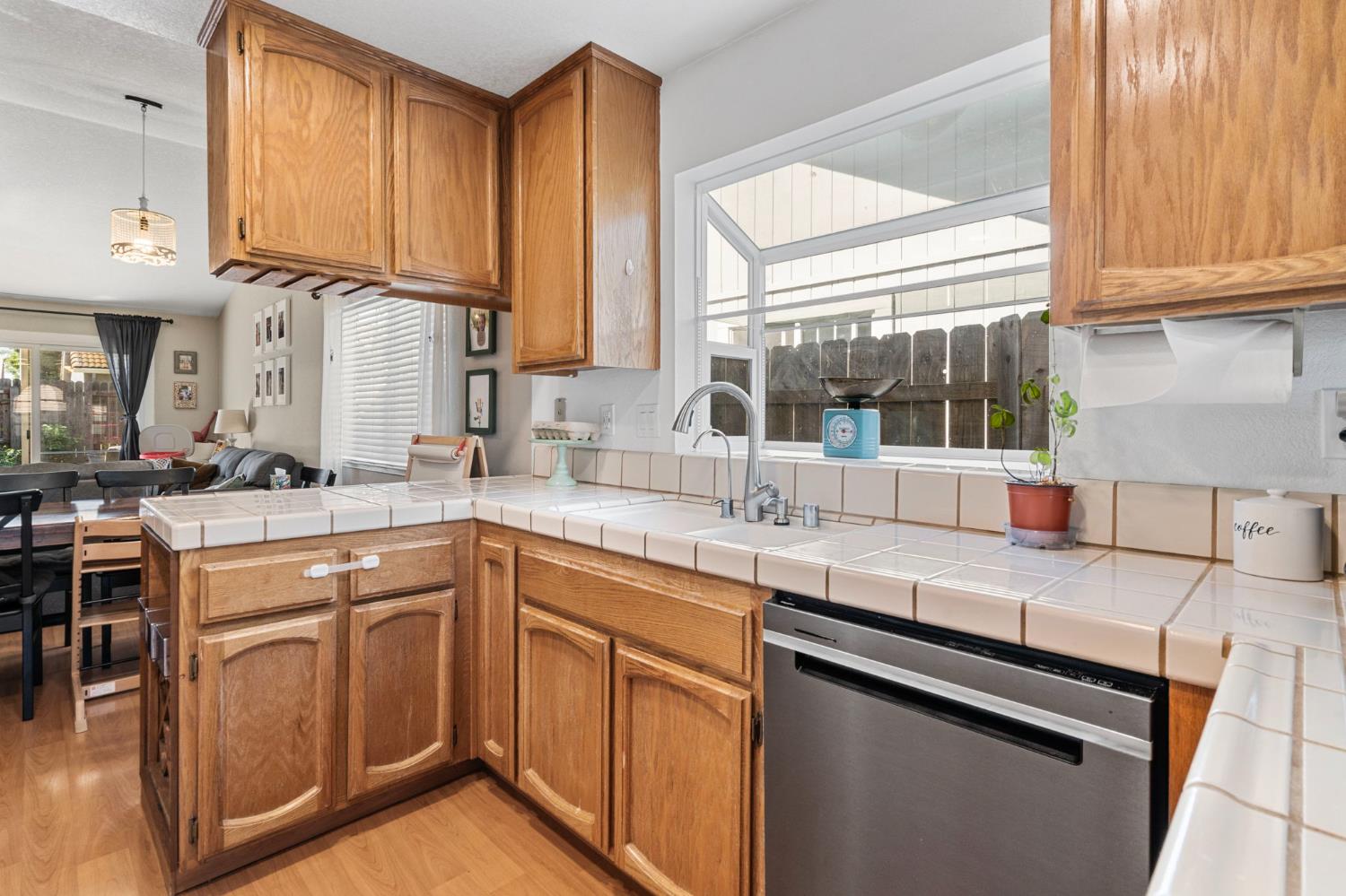 Detail Gallery Image 13 of 38 For 672 Pestana Dr, Galt,  CA 95632 - 3 Beds | 2 Baths