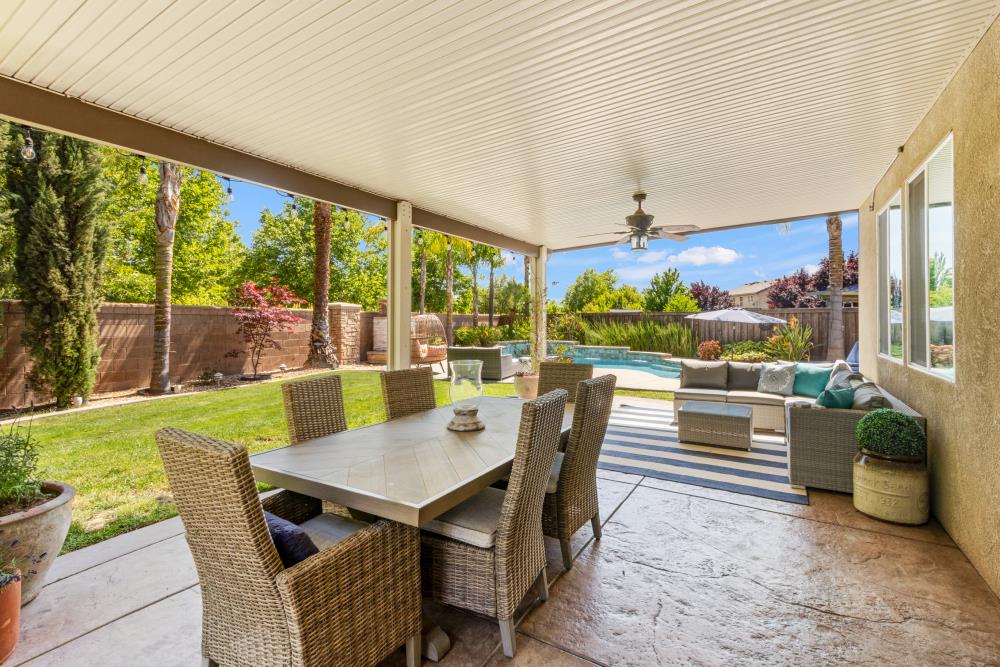 Detail Gallery Image 5 of 67 For 356 Bramble Ct, Roseville,  CA 95747 - 4 Beds | 3 Baths