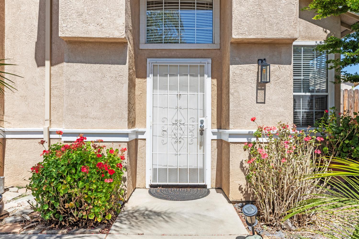 Detail Gallery Image 9 of 40 For 4208 Dante Ct, Salida,  CA 95368 - 4 Beds | 2/1 Baths