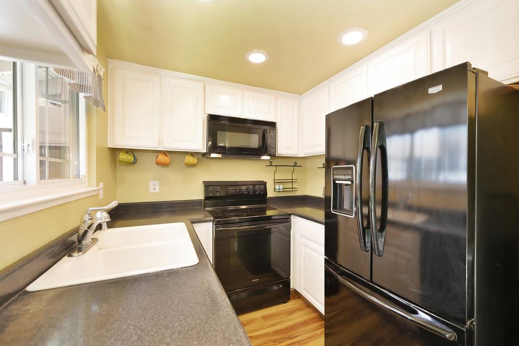 Detail Gallery Image 14 of 34 For 4030 Grover Ct, Carmichael,  CA 95608 - 3 Beds | 2 Baths