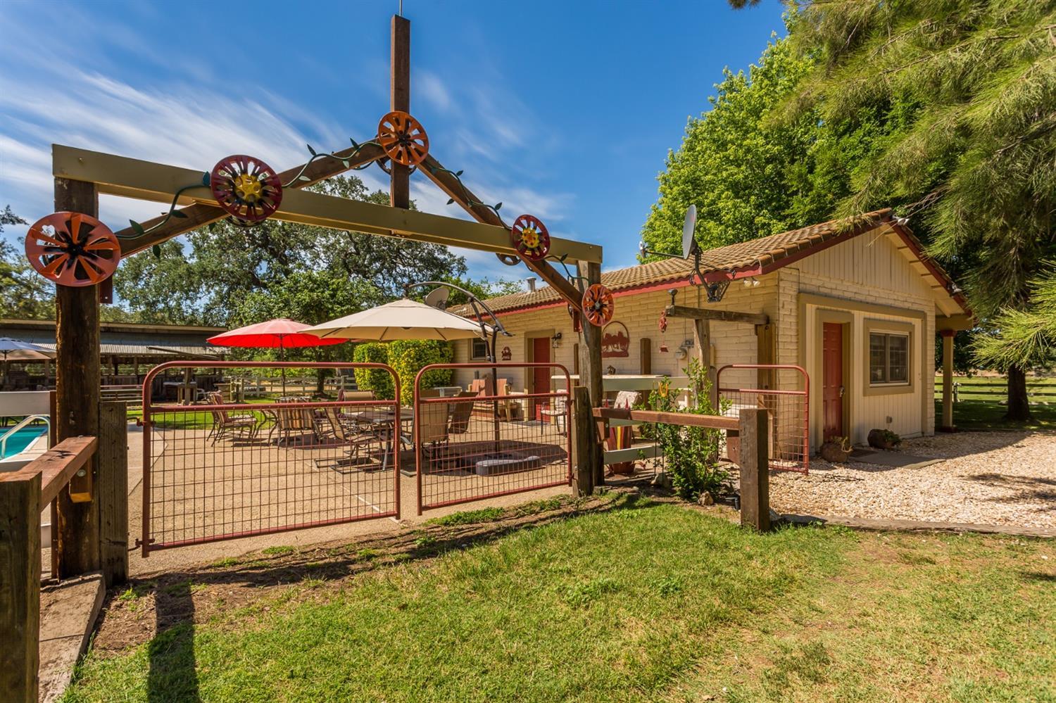 Detail Gallery Image 22 of 51 For 7398 16th St, Rio Linda,  CA 95673 - 3 Beds | 3 Baths
