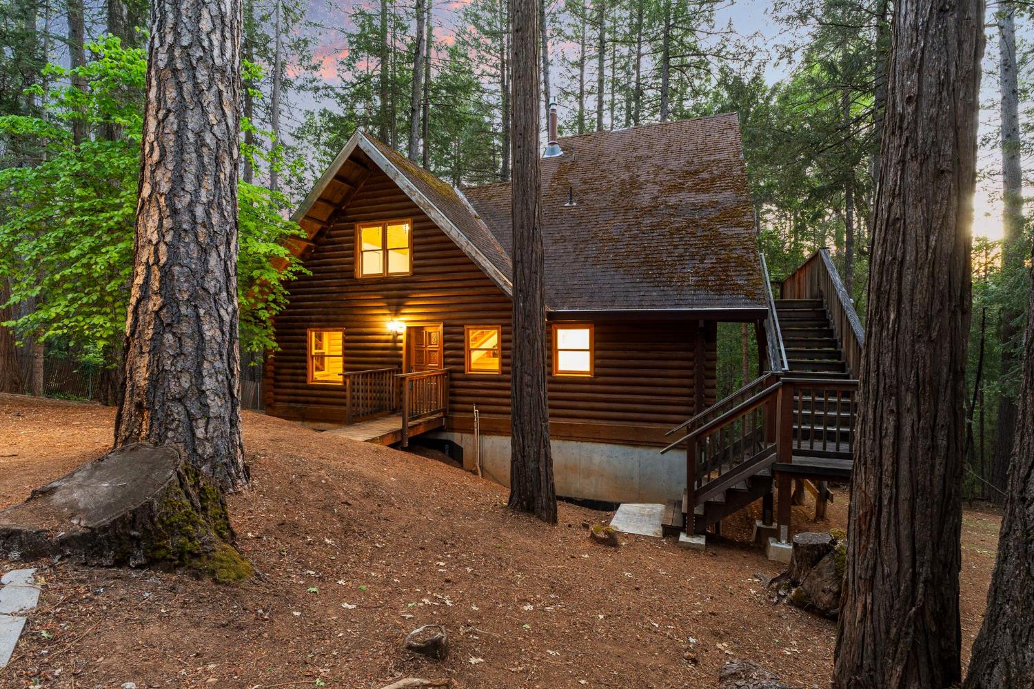 Detail Gallery Image 1 of 59 For 13792 Rockway Pl, Nevada City,  CA 95959 - 3 Beds | 3/1 Baths